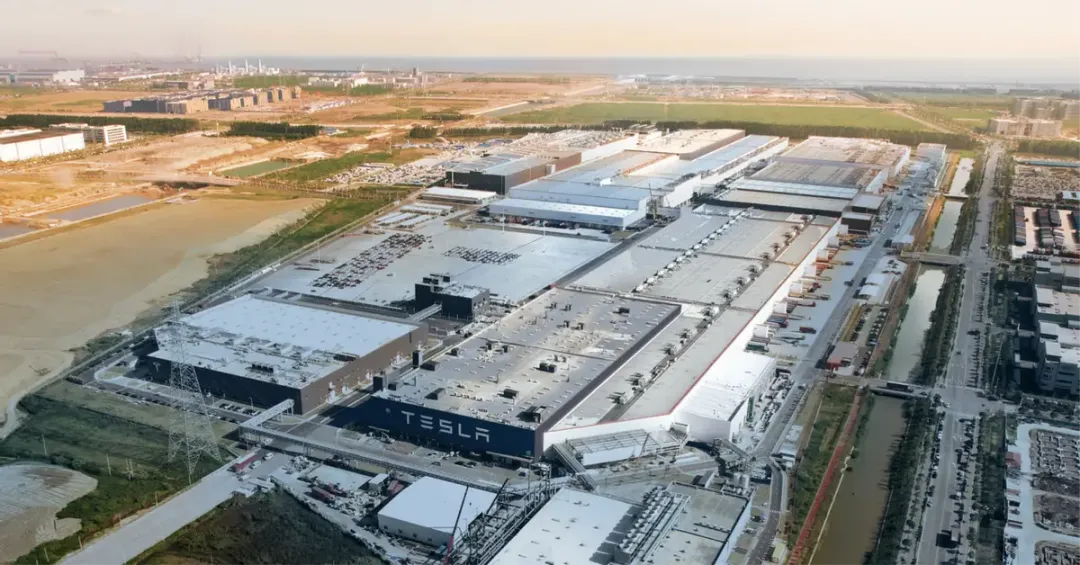 特斯拉十周年：：上海储能超等工厂开工，，妄想年产1万台商用储能电池